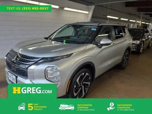 2023 Mitsubishi Outlander SE FWD photo