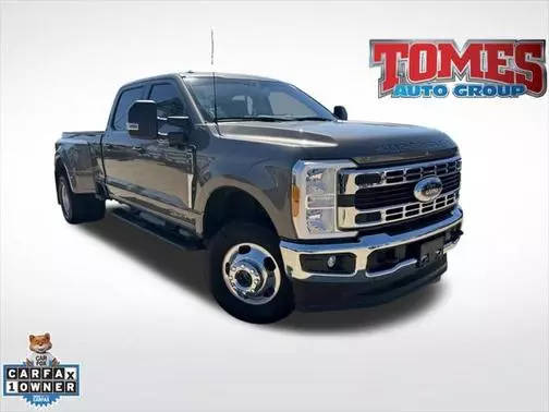 2023 Ford F-350 Super Duty XLT 4WD photo