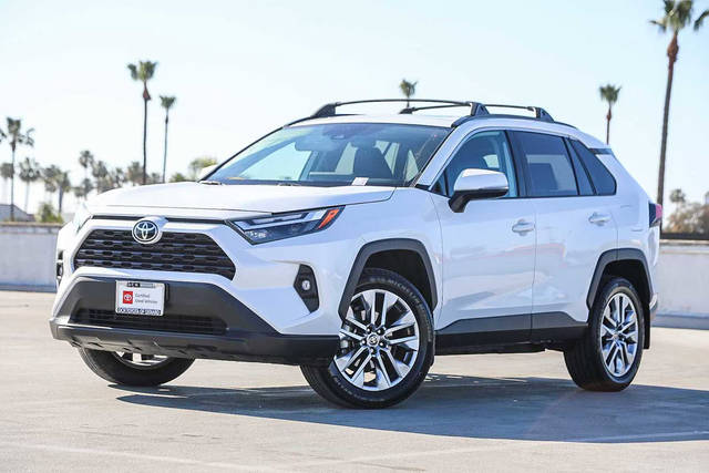 2023 Toyota RAV4 XLE Premium FWD photo