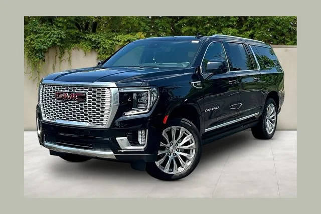 2023 GMC Yukon XL Denali 4WD photo
