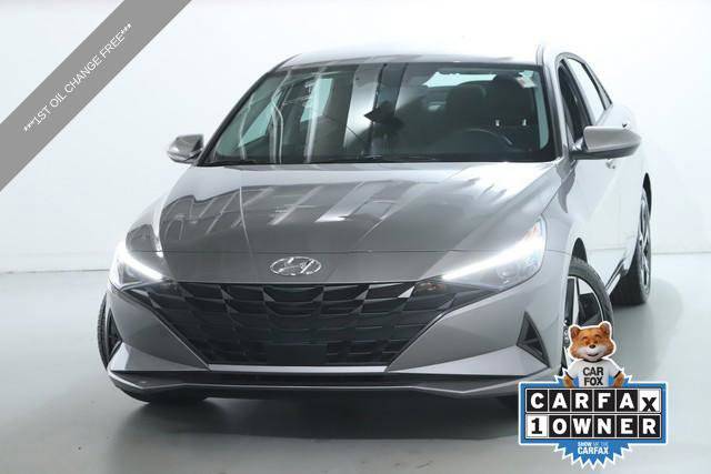 2023 Hyundai Elantra SEL FWD photo