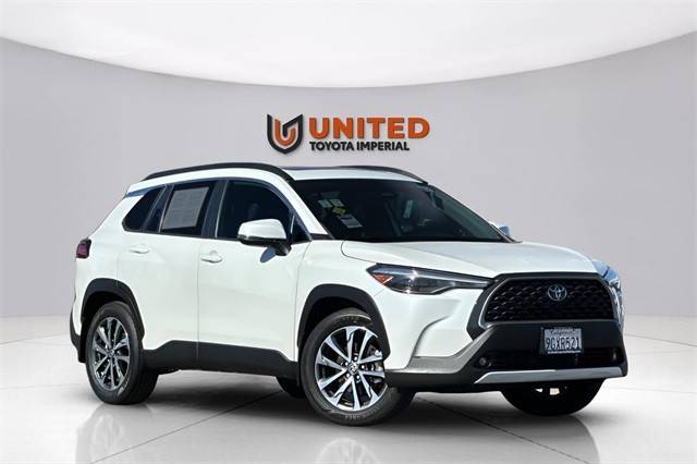 2023 Toyota Corolla Cross XLE FWD photo