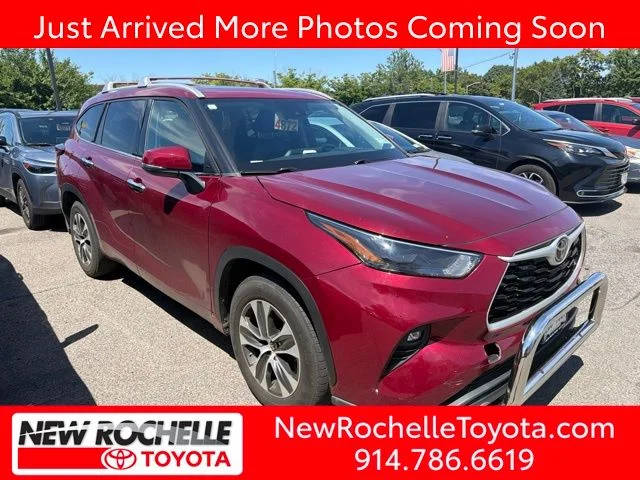 2022 Toyota Highlander XLE FWD photo