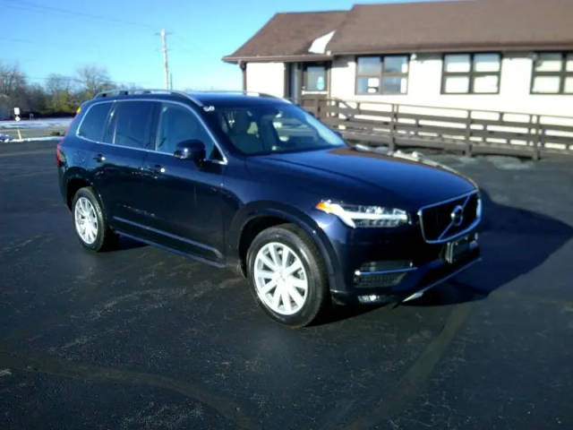 2016 Volvo XC90 T6 Momentum AWD photo