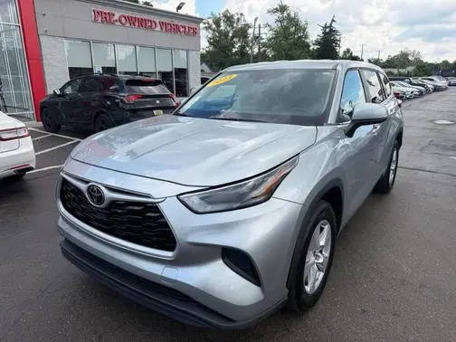 2023 Toyota Highlander L FWD photo