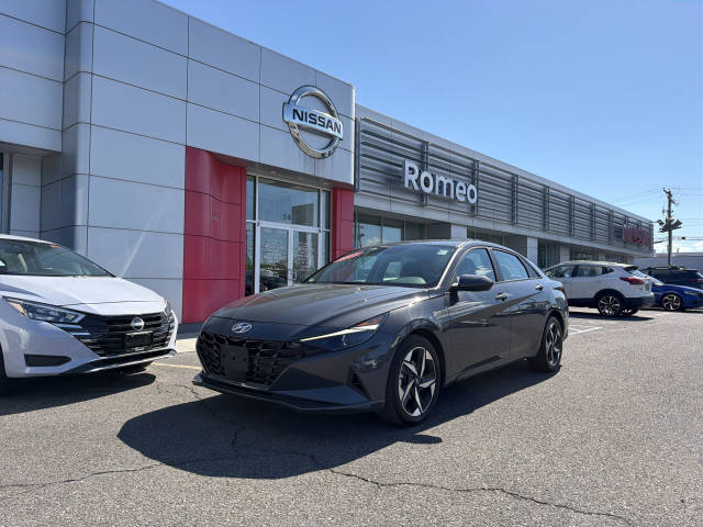 2023 Hyundai Elantra SEL FWD photo