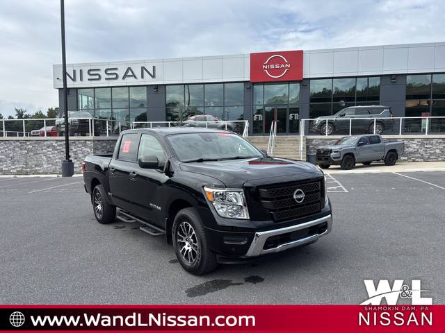 2023 Nissan Titan SV 4WD photo