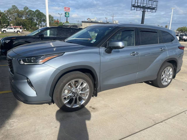 2023 Toyota Highlander Limited FWD photo