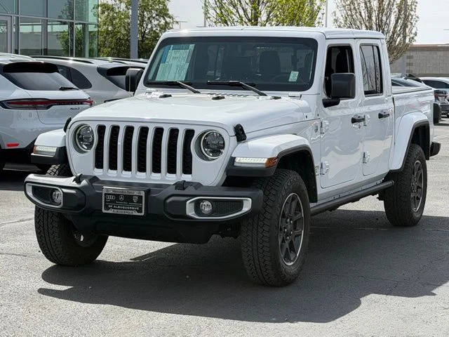 2023 Jeep Gladiator Overland 4WD photo