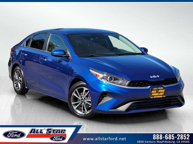 2023 Kia Forte LXS FWD photo