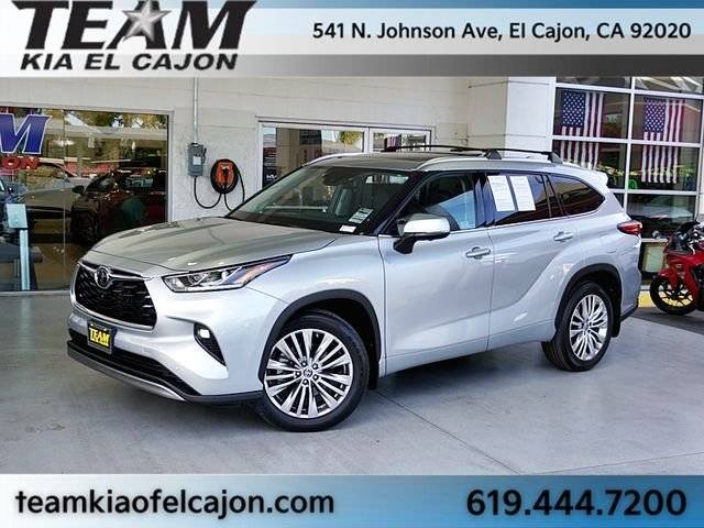 2023 Toyota Highlander Platinum FWD photo