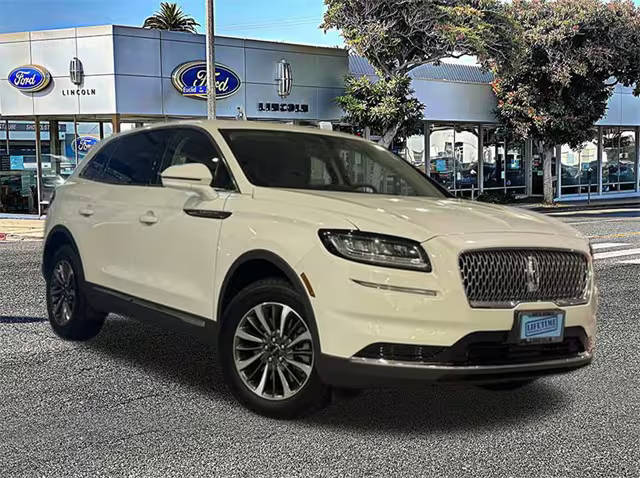 2023 Lincoln Nautilus Standard FWD photo