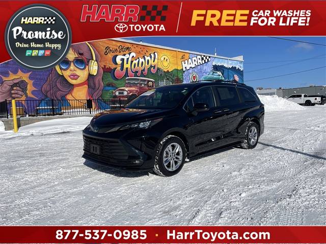 2023 Toyota Sienna Woodland Edition AWD photo
