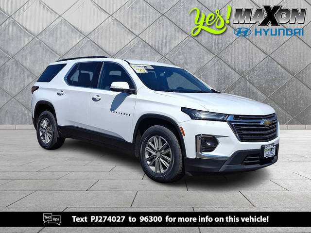 2023 Chevrolet Traverse LT Cloth AWD photo