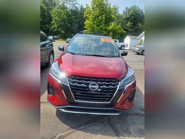 2023 Nissan Kicks SR FWD photo
