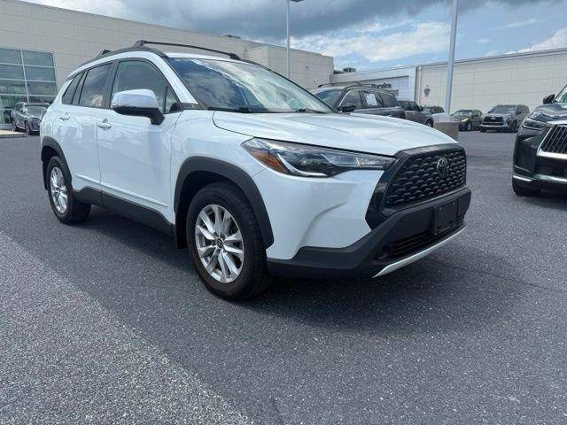 2023 Toyota Corolla Cross LE AWD photo