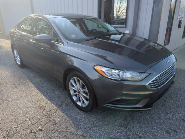 2017 Ford Fusion SE FWD photo