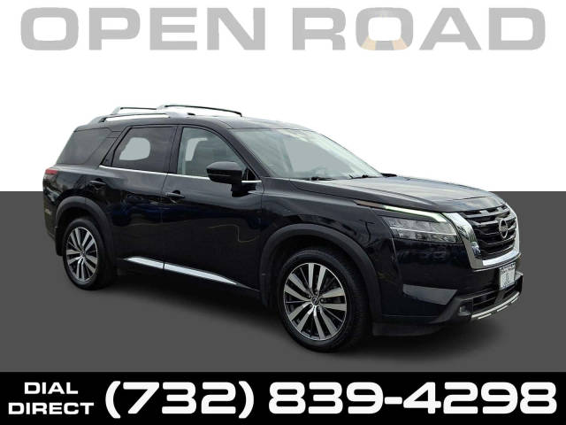 2022 Nissan Pathfinder Platinum 4WD photo