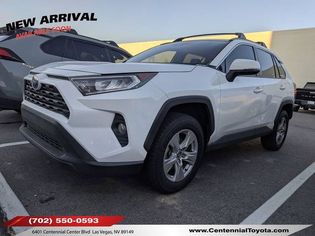 2020 Toyota RAV4 XLE FWD photo