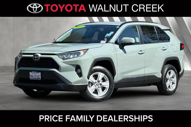 2021 Toyota RAV4 XLE FWD photo