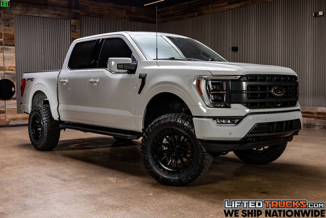 2023 Ford F-150 LARIAT 4WD photo
