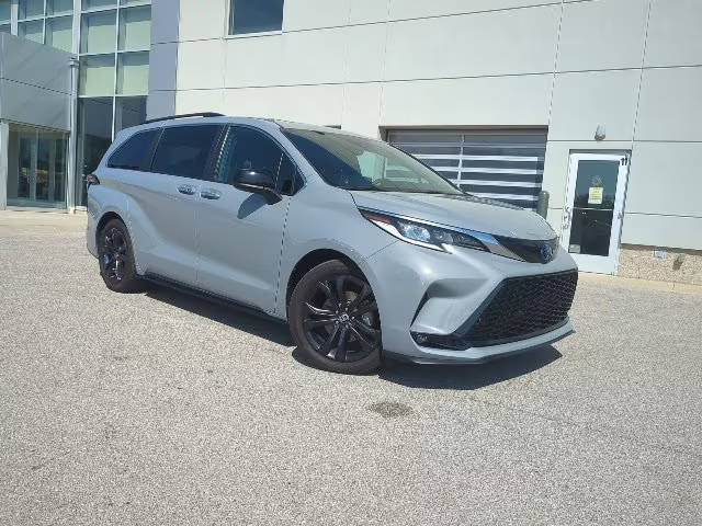 2023 Toyota Sienna XSE FWD photo