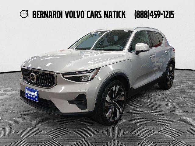 2023 Volvo XC40 Plus Bright Theme AWD photo