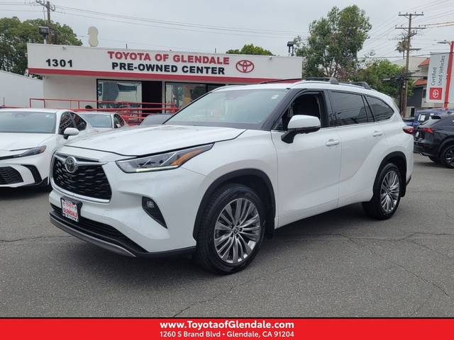 2023 Toyota Highlander Platinum FWD photo