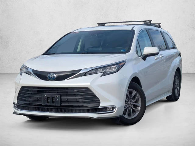 2023 Toyota Sienna XLE AWD photo