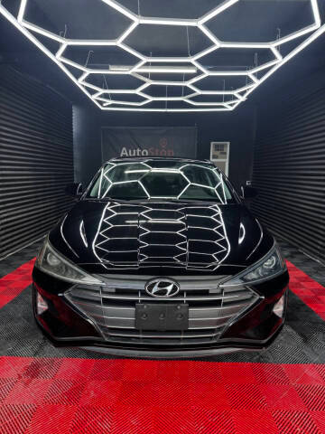 2020 Hyundai Elantra Limited FWD photo