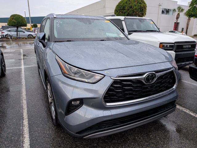 2023 Toyota Highlander Platinum FWD photo