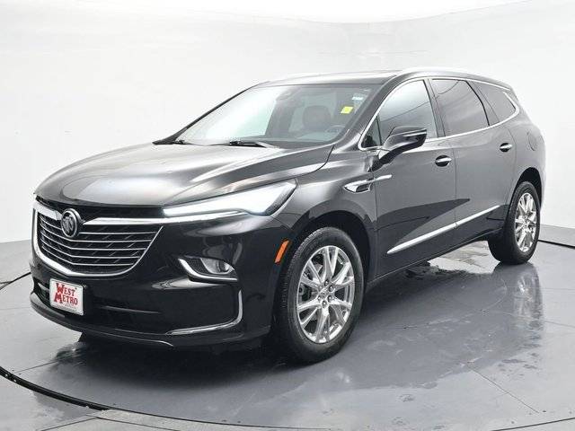 2023 Buick Enclave Essence AWD photo