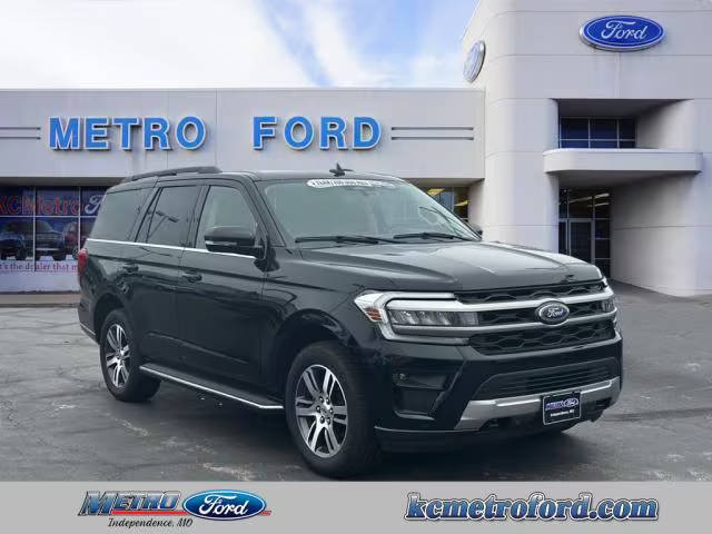 2023 Ford Expedition XLT 4WD photo