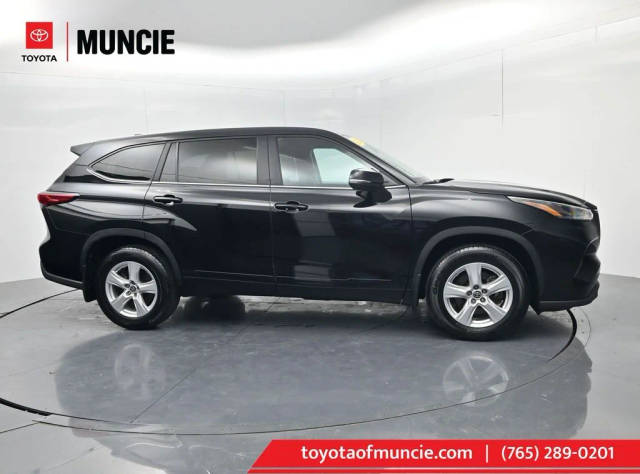 2023 Toyota Highlander L FWD photo