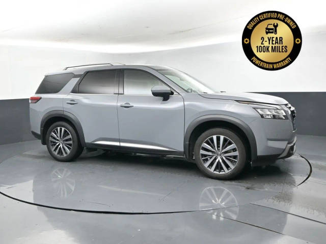 2022 Nissan Pathfinder Platinum FWD photo