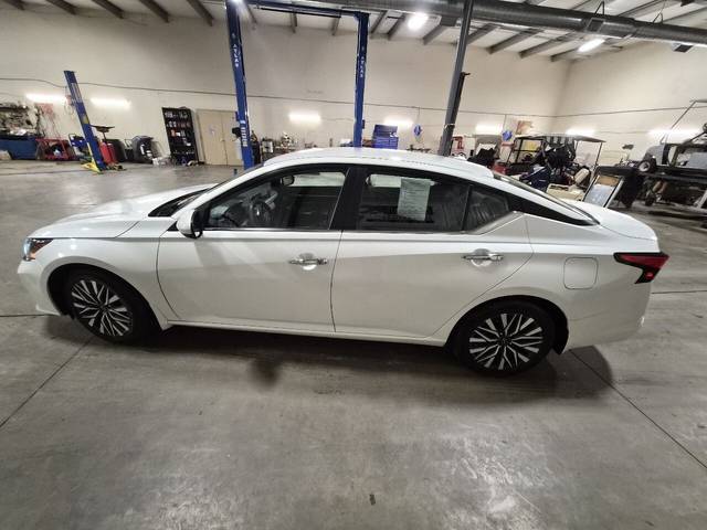 2023 Nissan Altima 2.5 SV FWD photo