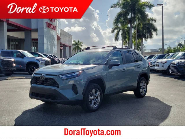 2023 Toyota RAV4 XLE FWD photo