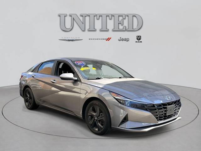 2023 Hyundai Elantra SEL FWD photo
