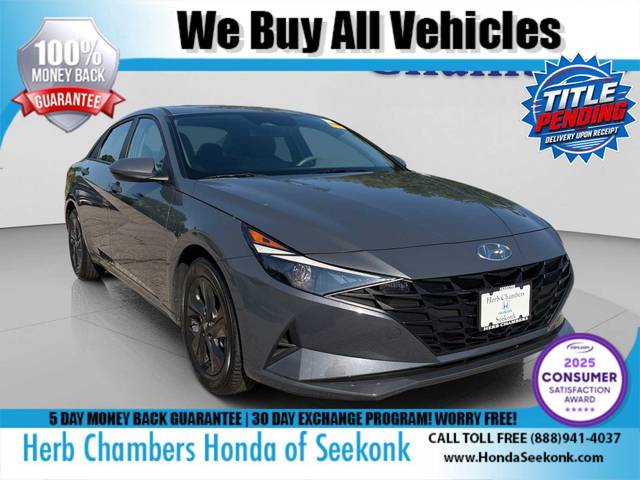 2023 Hyundai Elantra SEL FWD photo