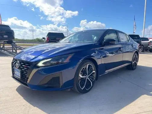 2023 Nissan Altima 2.5 SR FWD photo