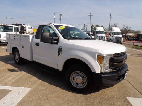 2017 Ford F-250 Super Duty XL RWD photo