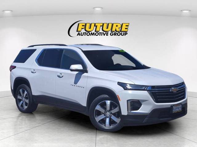 2023 Chevrolet Traverse LT Leather AWD photo