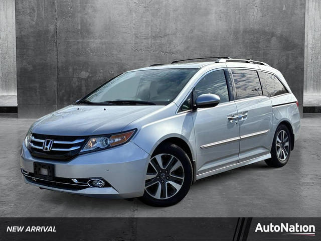 2015 Honda Odyssey Touring FWD photo