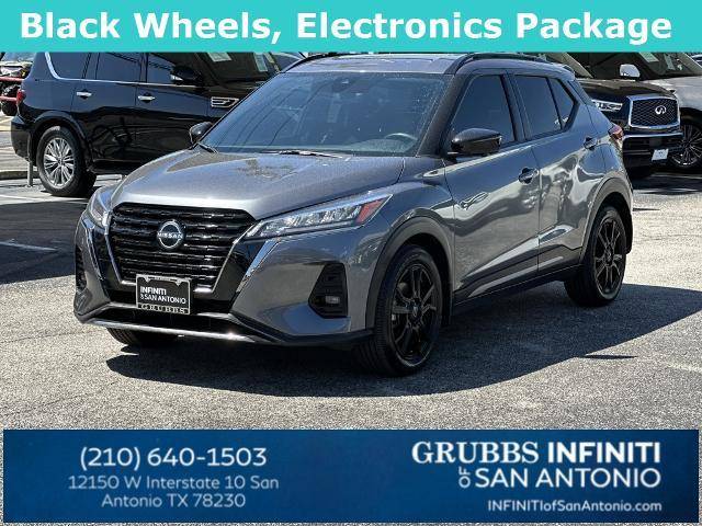 2023 Nissan Kicks SR FWD photo