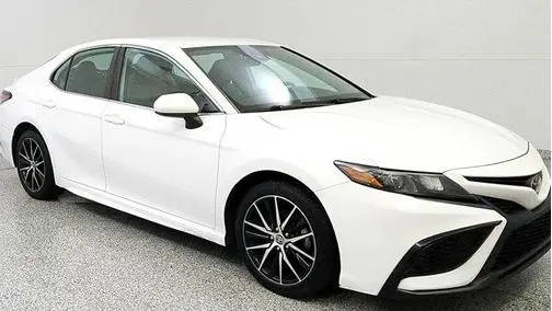 2021 Toyota Camry SE FWD photo