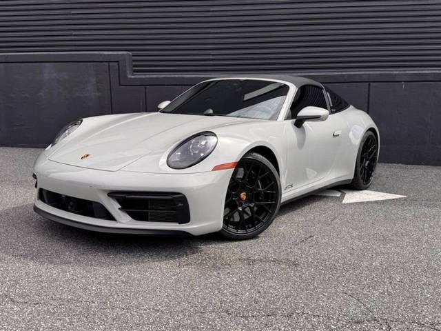 2022 Porsche 911 4 GTS AWD photo