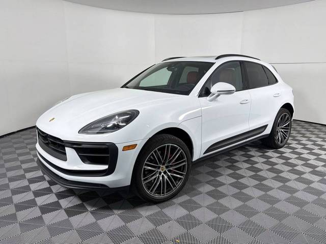 2023 Porsche Macan S AWD photo