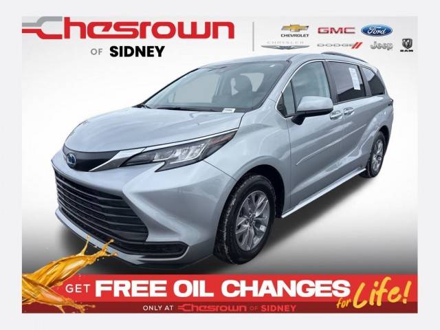 2023 Toyota Sienna LE FWD photo