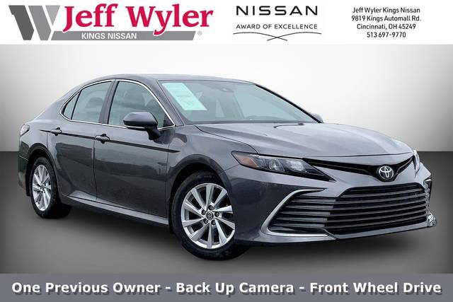 2023 Toyota Camry LE FWD photo