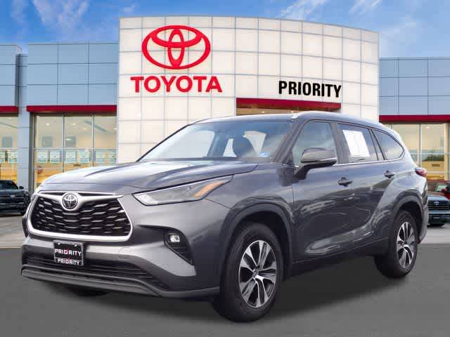 2023 Toyota Highlander XLE FWD photo